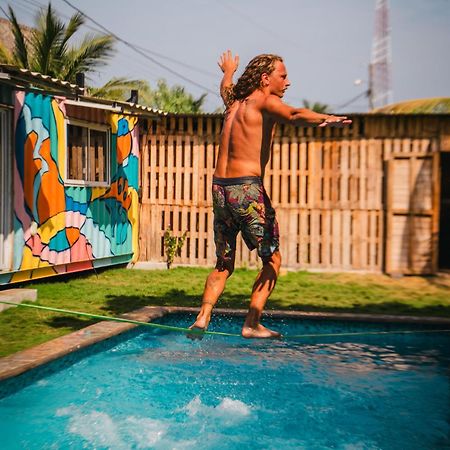 Green Belly Surf Hostel El Paredón Buena Vista 외부 사진