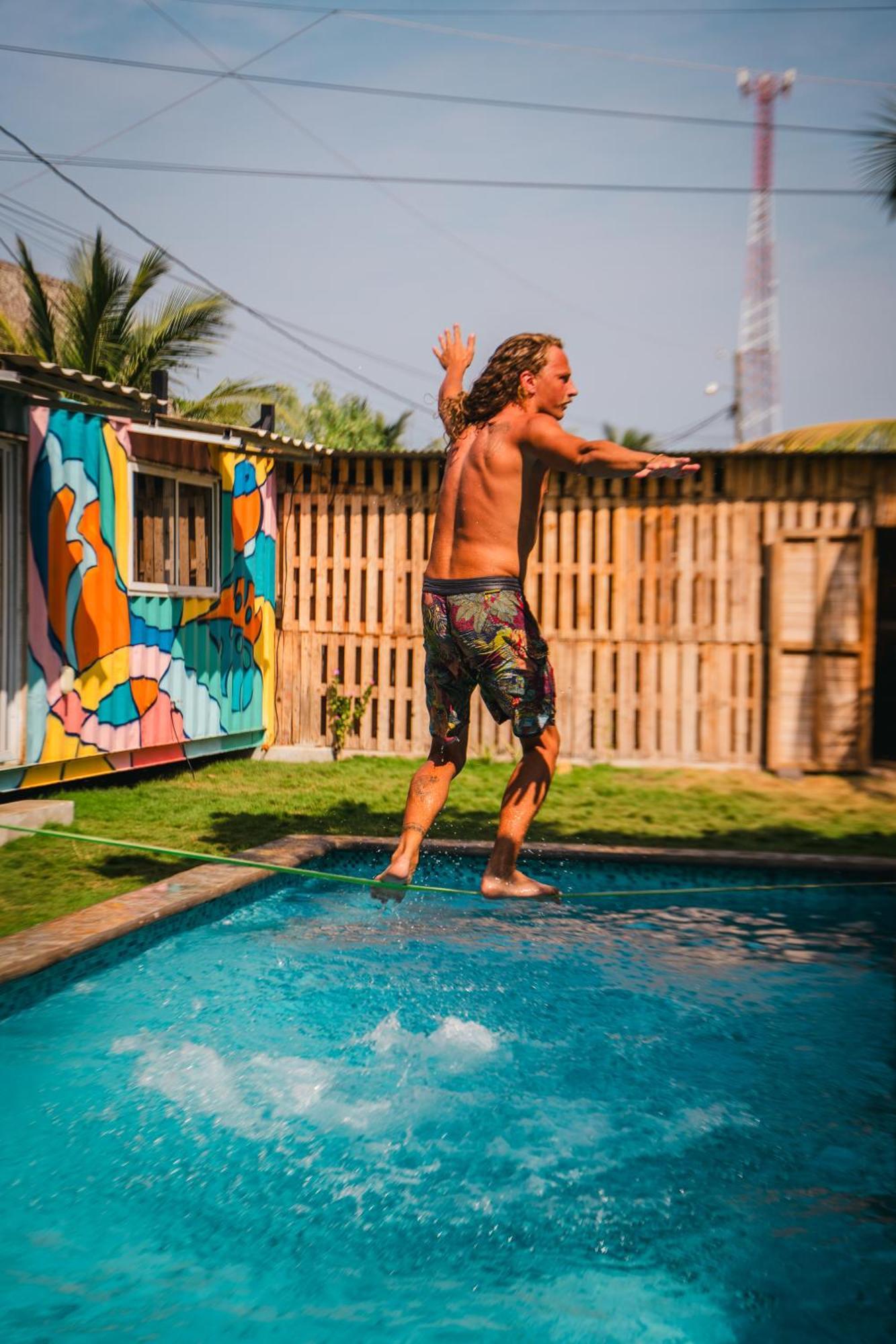 Green Belly Surf Hostel El Paredón Buena Vista 외부 사진
